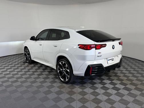 Alpine White 2025 BMW X2 xDrive28i
