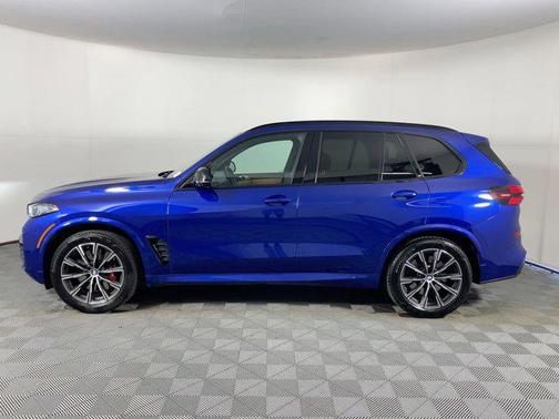 2024 BMW X5 M60i