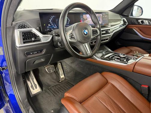 Bay Blue 2024 BMW X7 M60i