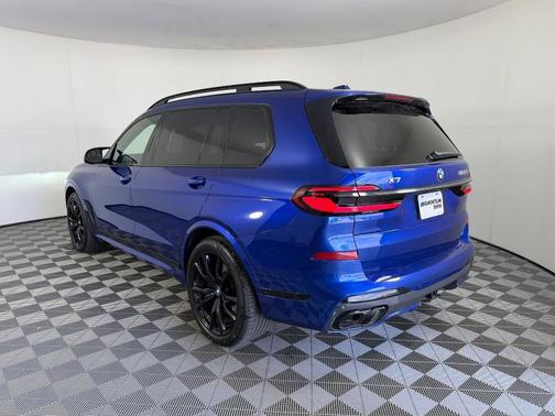 Bay Blue 2024 BMW X7 M60i