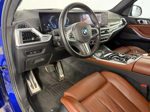 Bay Blue 2024 BMW X7 M60i