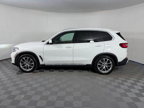 Alpine White 2023 BMW X5 xDrive40i
