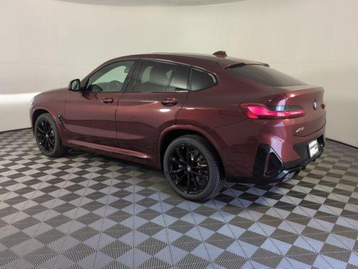 2025 BMW X4 xDrive30i