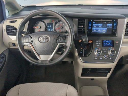 2015 Toyota Sienna LE