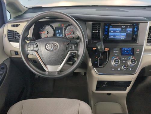 2015 Toyota Sienna LE