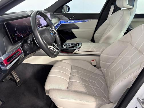 2023 BMW 760 760i xDrive