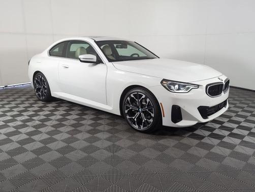 2026 BMW 230 i