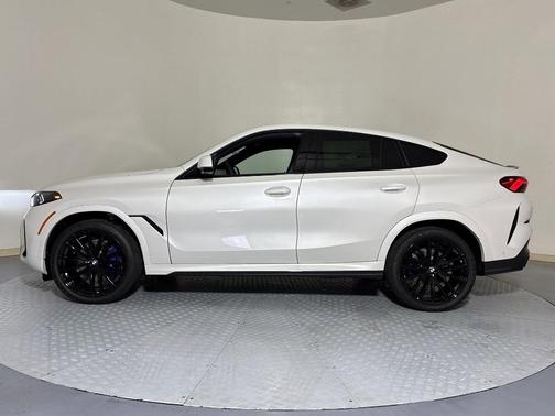 Mineral White Metallic 2026 BMW X6 xDrive40i