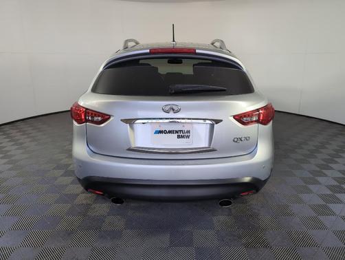 2016 INFINITI QX70 Base