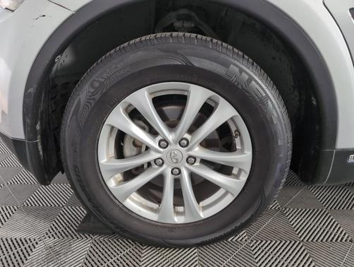 2016 INFINITI QX70 Base