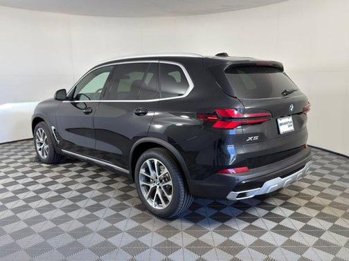 Black Sapphire Metallic 2026 BMW X5 sDrive40i