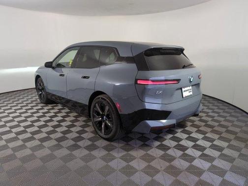 2025 BMW iX xDrive50