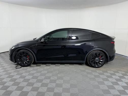 Black 2022 Tesla Model Y Performance