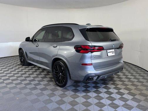 Gray Metallic 2024 BMW X5 xDrive40i