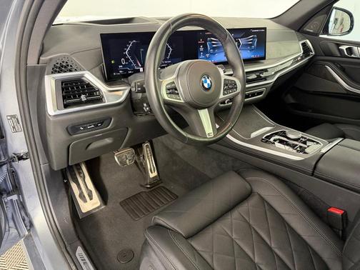 Gray Metallic 2024 BMW X5 xDrive40i