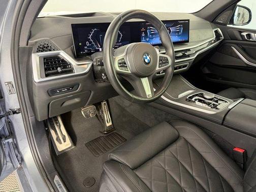 Gray Metallic 2024 BMW X5 xDrive40i
