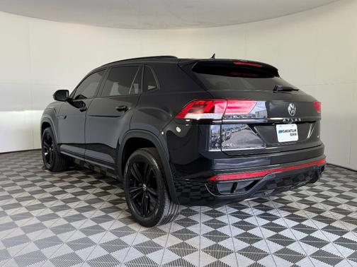 2022 Volkswagen Atlas Cross Sport 2.0T SEL R-Line Black