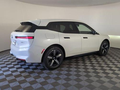 2026 BMW iX xDrive45