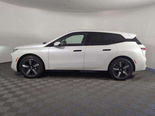 2026 BMW iX xDrive45