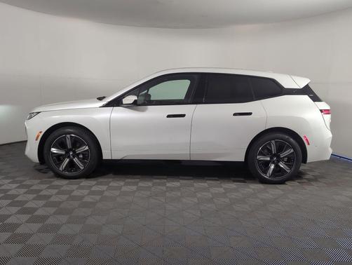 2026 BMW iX xDrive45
