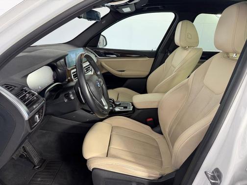 Mineral White Metallic 2023 BMW X3 sDrive30i