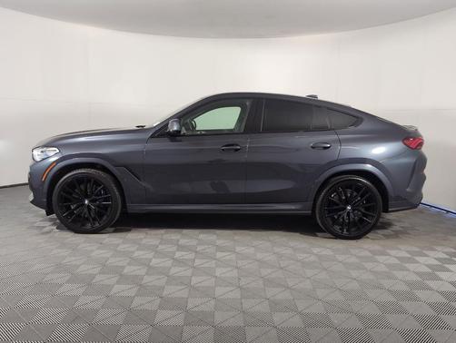 2021 BMW X6 M50i