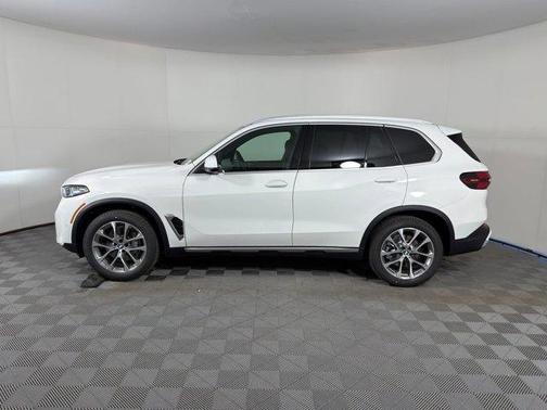 Alpine White 2026 BMW X5 sDrive40i