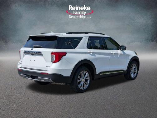 White Metallic 2023 Ford Explorer XLT