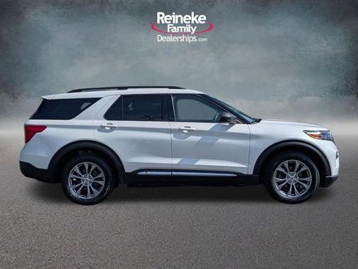White Metallic 2023 Ford Explorer XLT