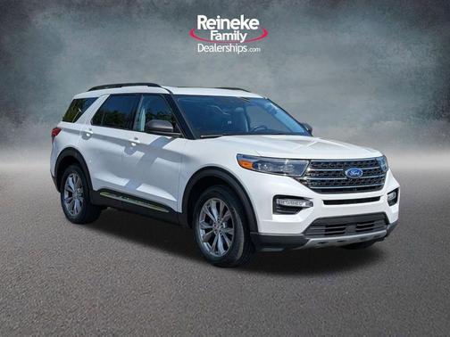 White Metallic 2023 Ford Explorer XLT