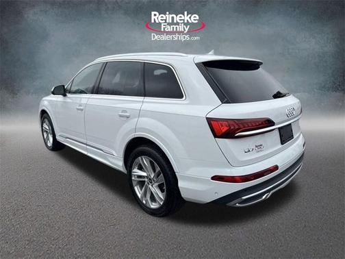 2023 Audi Q7 55 Premium Plus