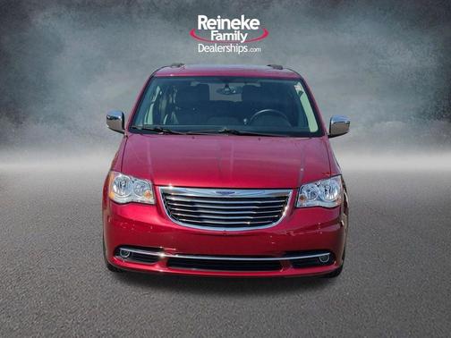 2016 Chrysler Town & Country Touring-L