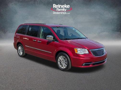 2016 Chrysler Town & Country Touring-L