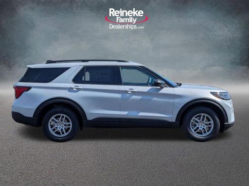Space White Metallic 2026 Ford Explorer Active