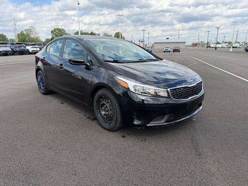 Aurora Black Pearl 2018 Kia Forte LX
