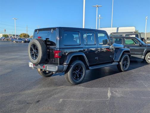 2020 Jeep Wrangler Unlimited Sahara Altitude