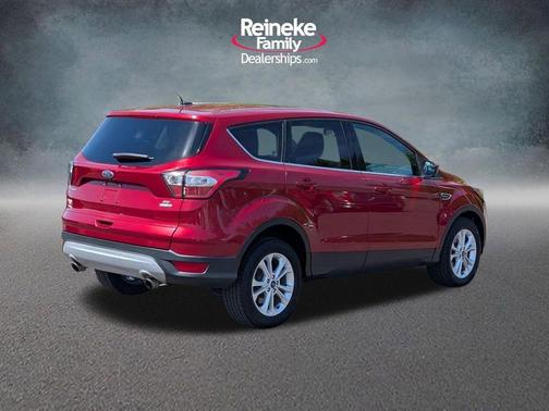 Ruby Red Metallic 2017 Ford Escape SE