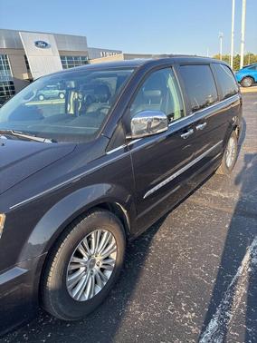 2013 Chrysler Town & Country Touring-L