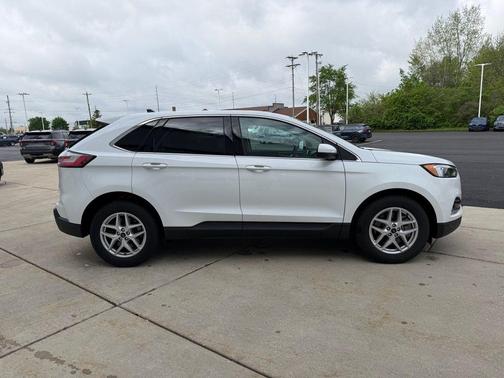 Oxford White 2023 Ford Edge SEL