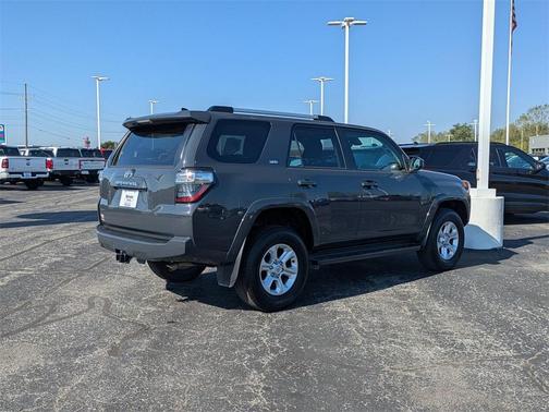 2024 Toyota 4Runner SR5