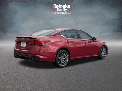 2023 Nissan Altima 2.0 SR