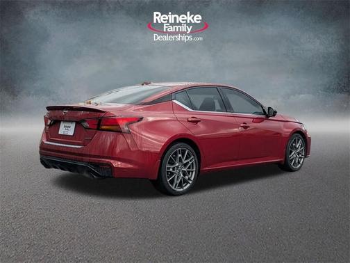 2023 Nissan Altima 2.0 SR