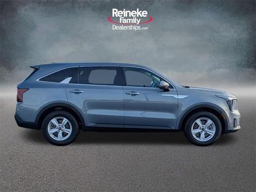 2025 Kia Sorento LX