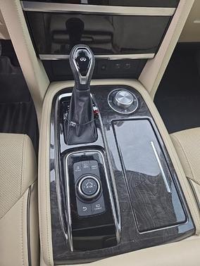 2023 INFINITI QX80 Luxe
