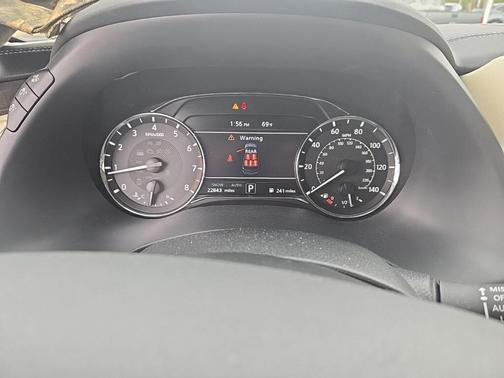 2023 INFINITI QX80 Luxe