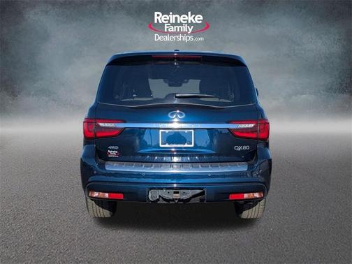 2023 INFINITI QX80 Luxe