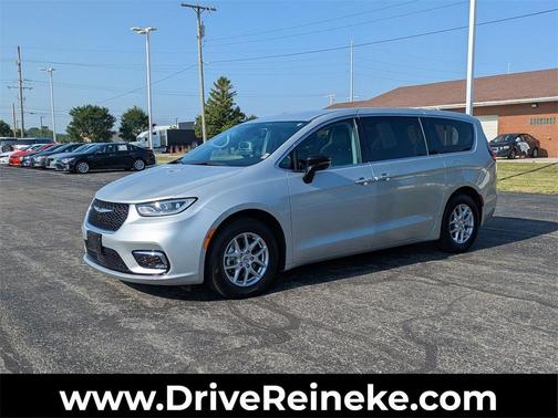 2024 Chrysler Pacifica Touring-L