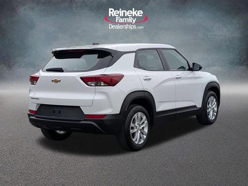 Summit White 2023 Chevrolet Trailblazer LS