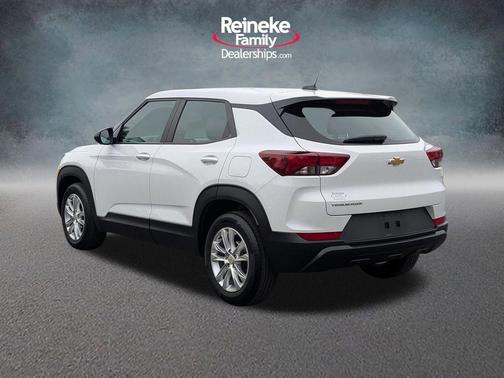 Summit White 2023 Chevrolet Trailblazer LS