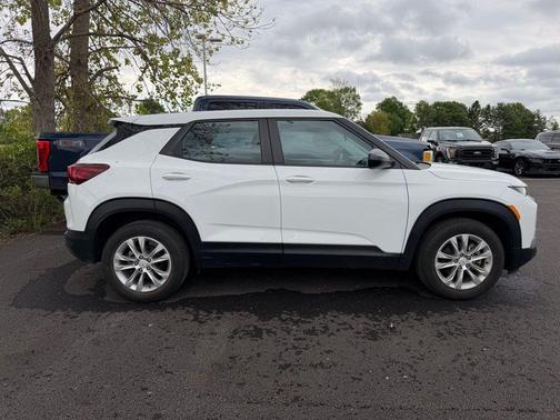 Summit White 2023 Chevrolet Trailblazer LS